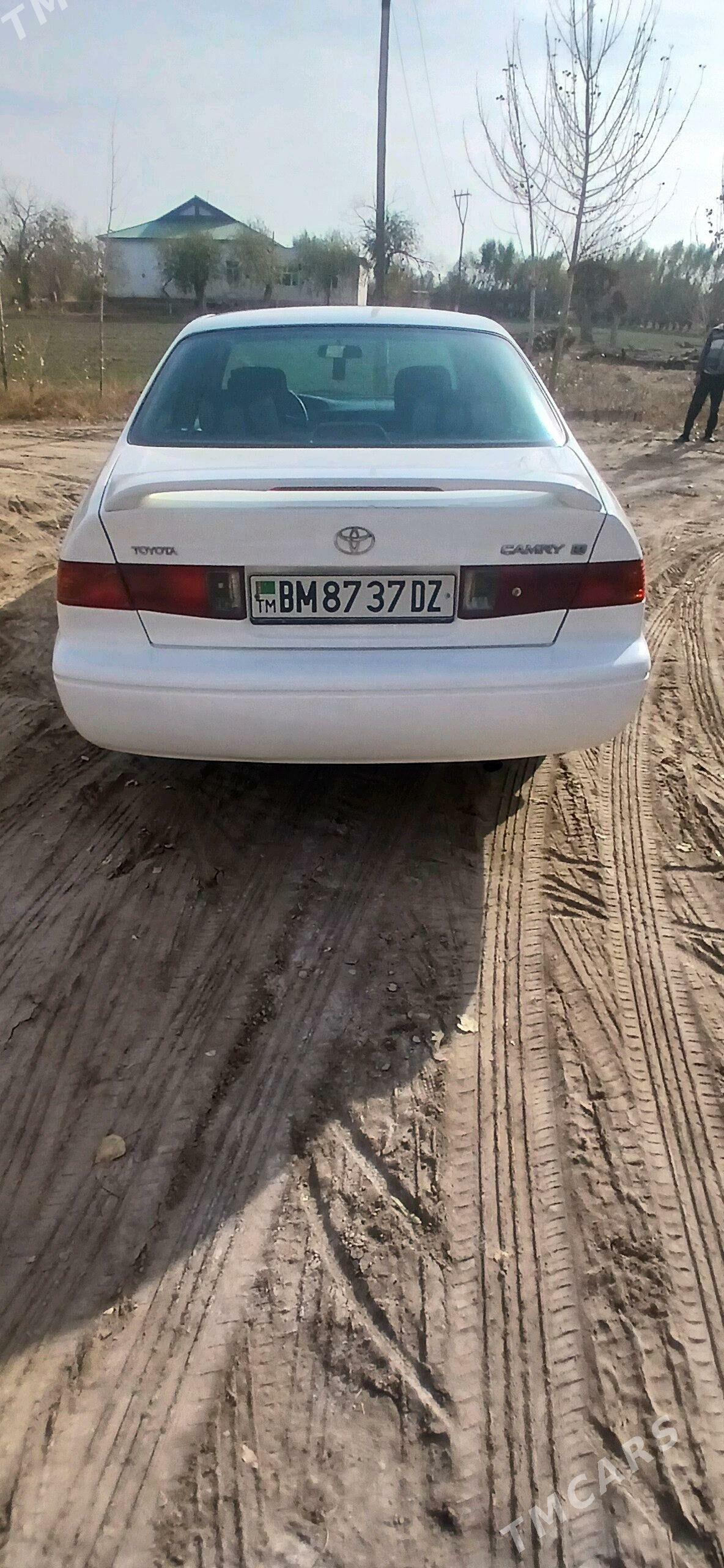 Toyota Camry 2000 - 160 000 TMT - Кёнеургенч - img 4