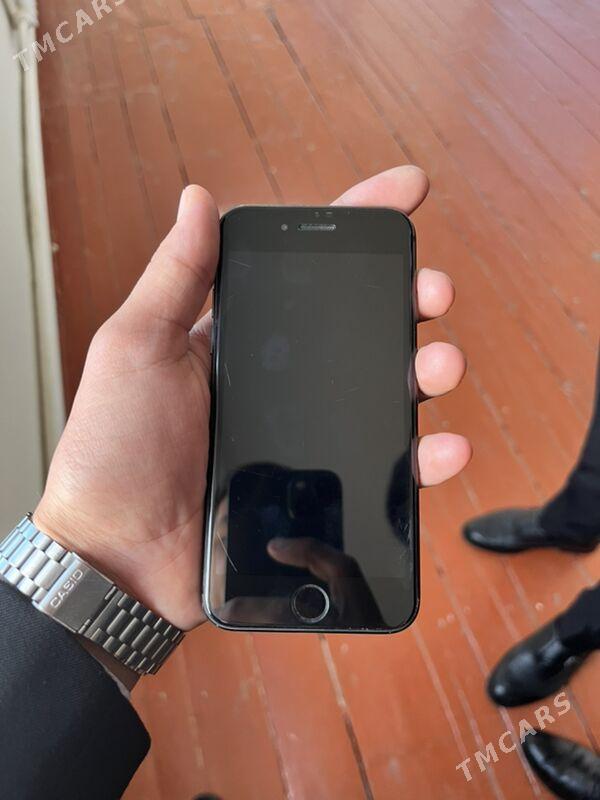 iPhone 8 - Гурбансолтан Едже - img 2
