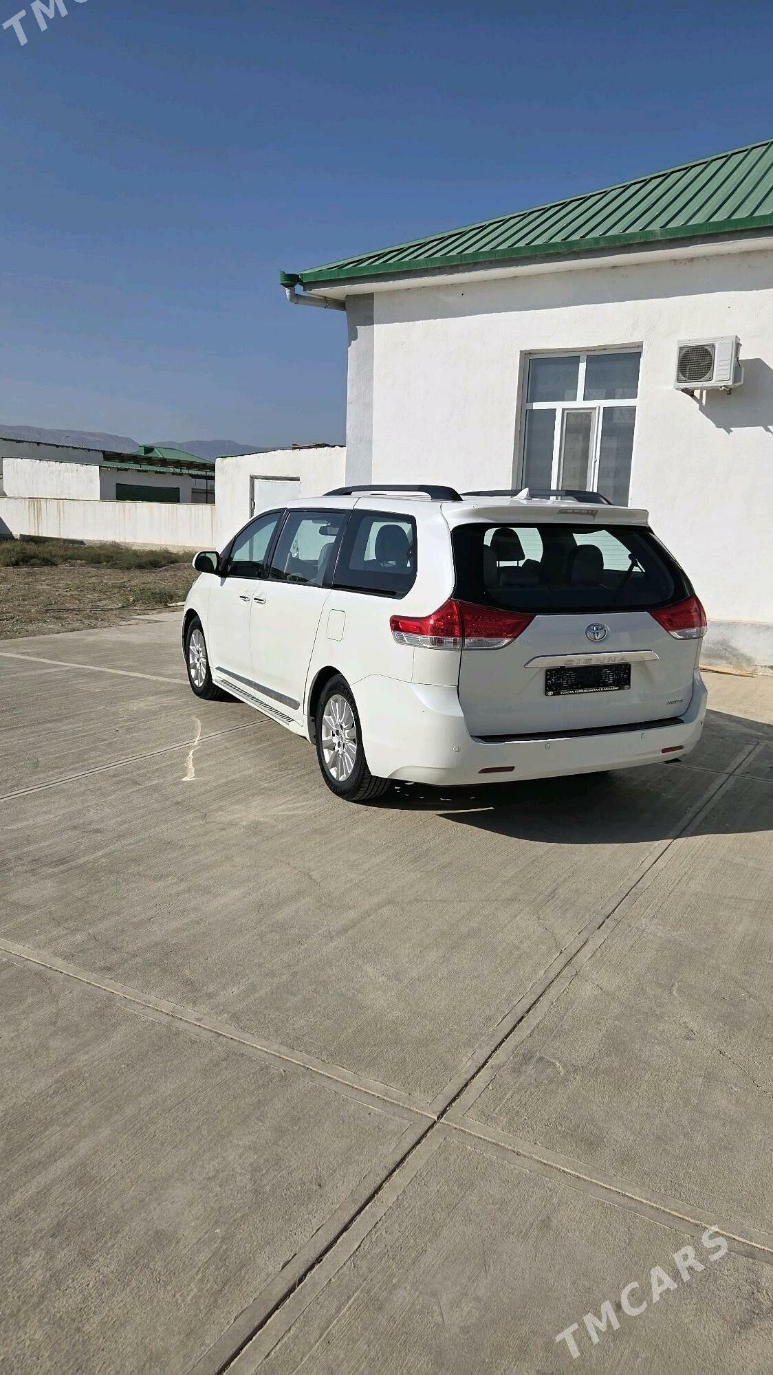 Toyota Sienna 2011 - 320 000 TMT - Gökdepe - img 5