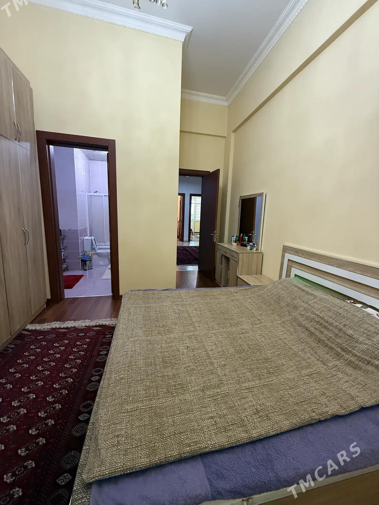 Podwoyski 3kom 5et 135m² - Ашхабад - img 1