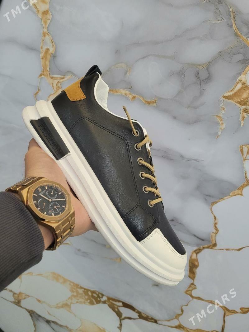 кроссовки - Туркменабат - img 1