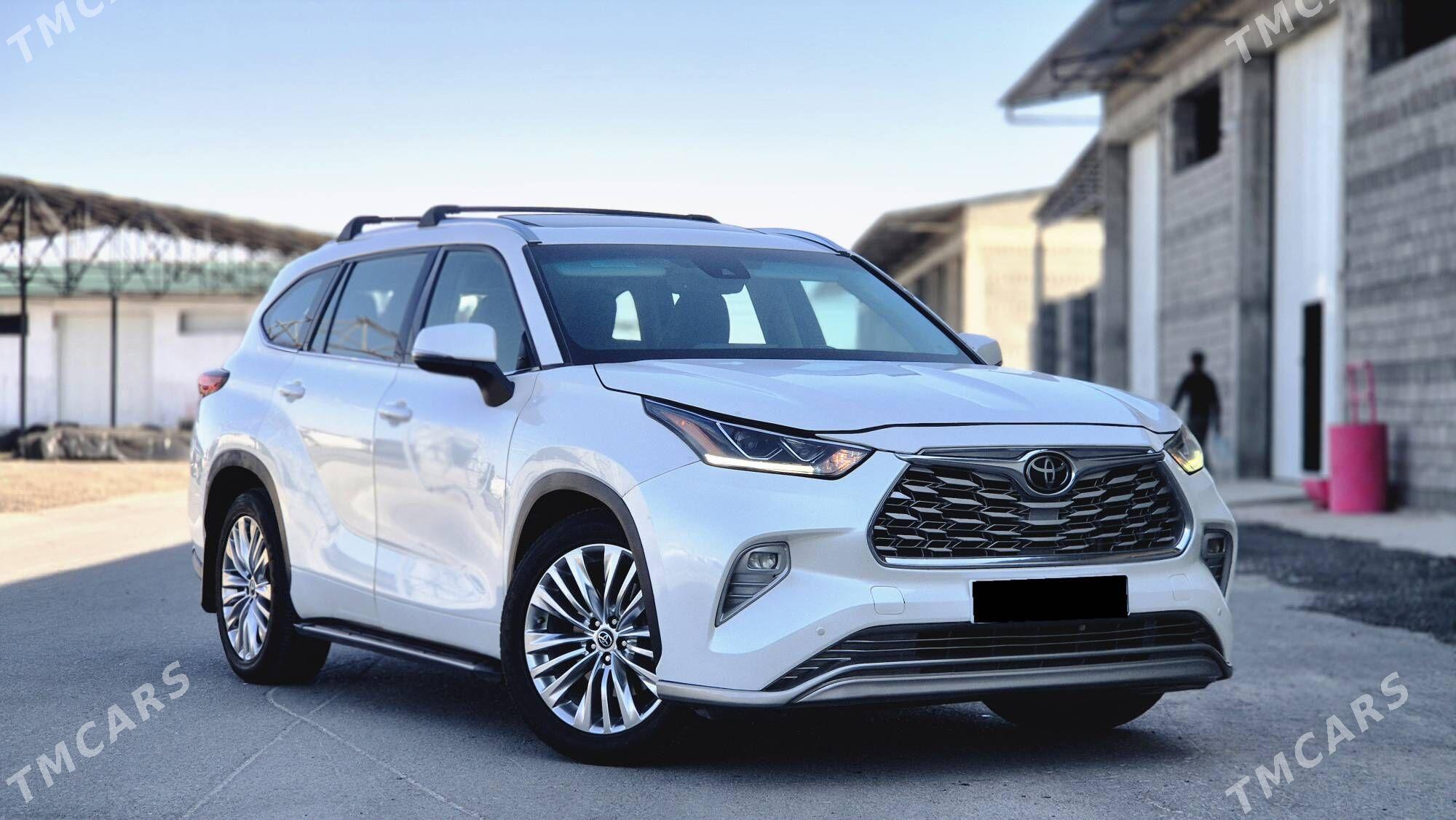 Toyota Highlander 2022 - 540 000 TMT - Бузмеин - img 3
