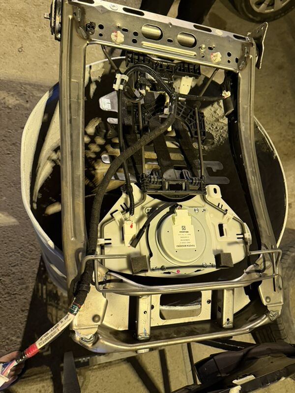 Lexus Es350 19-24 sidenie 10 000 TMT - Aşgabat - img 2