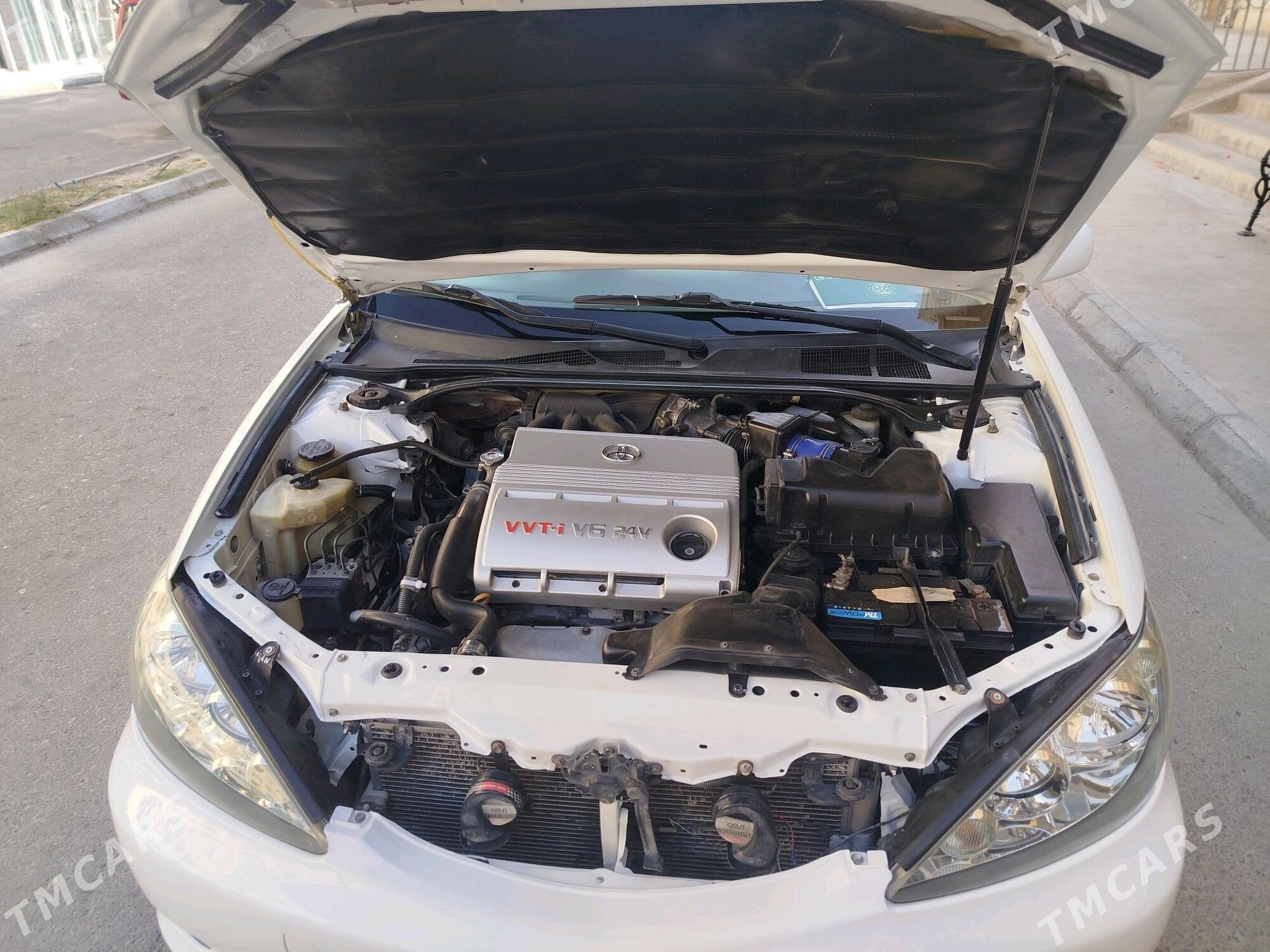 Toyota Camry 2004 - 185 000 TMT - Байрамали - img 9