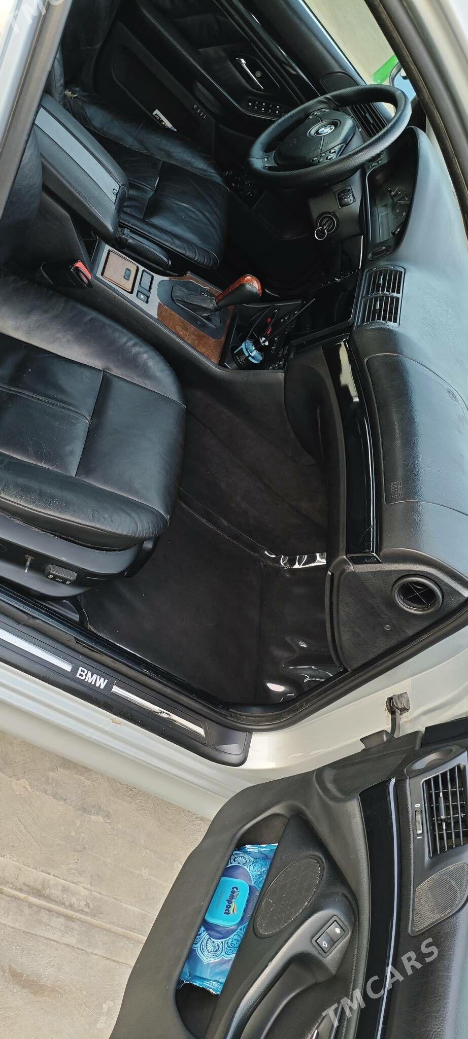 BMW E39 2002 - 100 000 TMT - Aşgabat - img 8