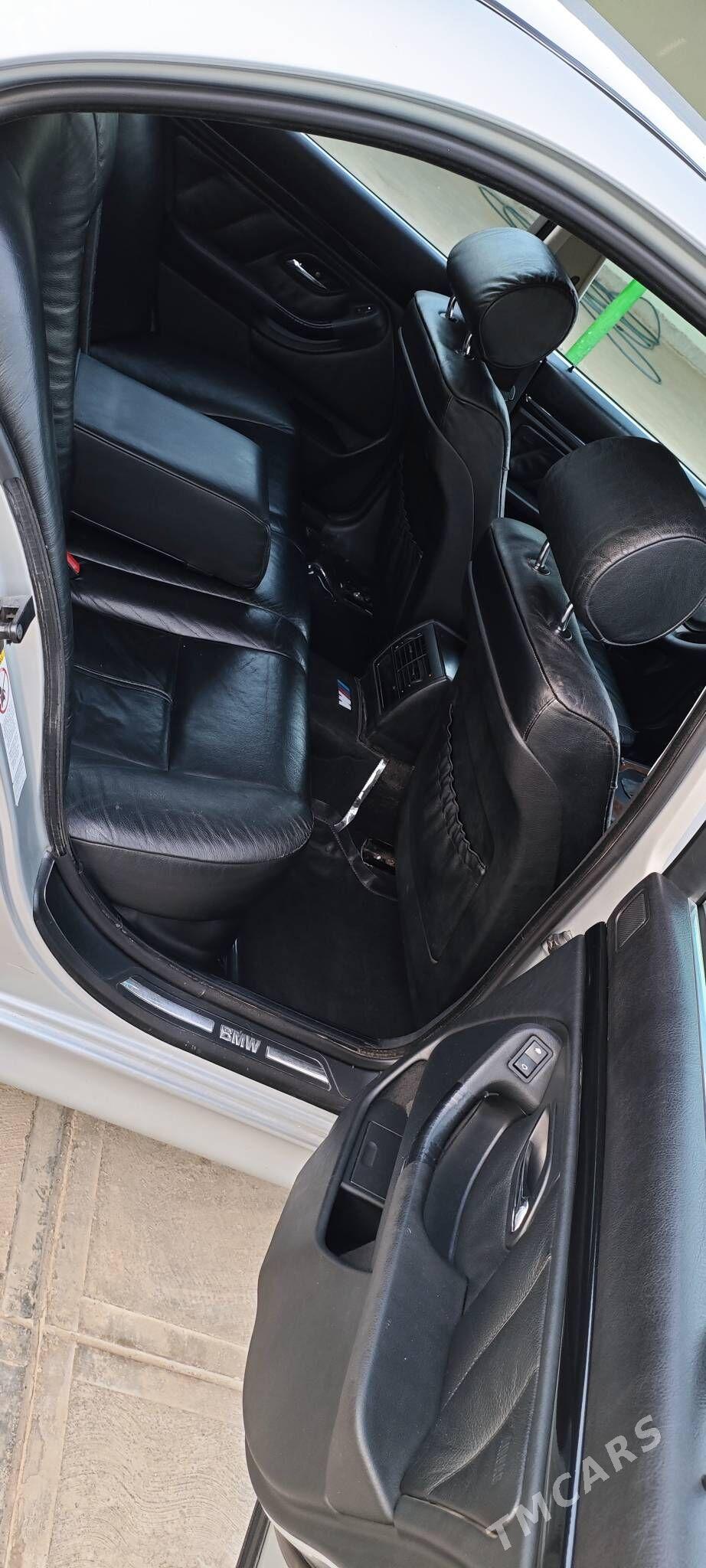 BMW E39 2002 - 100 000 TMT - Aşgabat - img 5