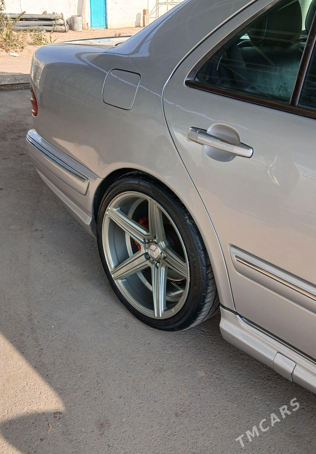 Mercedes-Benz E320 2001 - 170 000 TMT - Türkmenbaşy - img 4