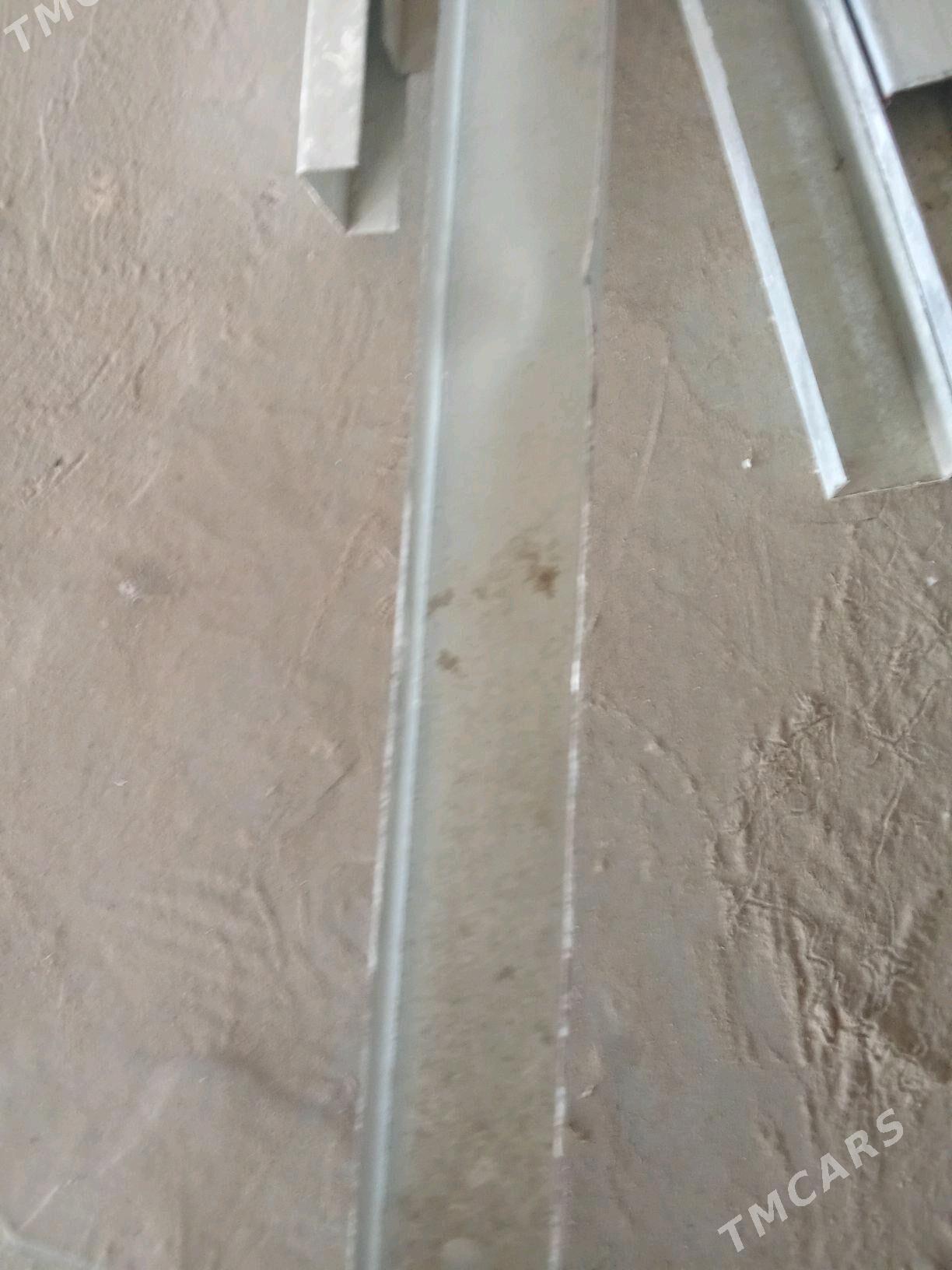 U-profil 4-2hilli gowi - Бузмеин - img 2