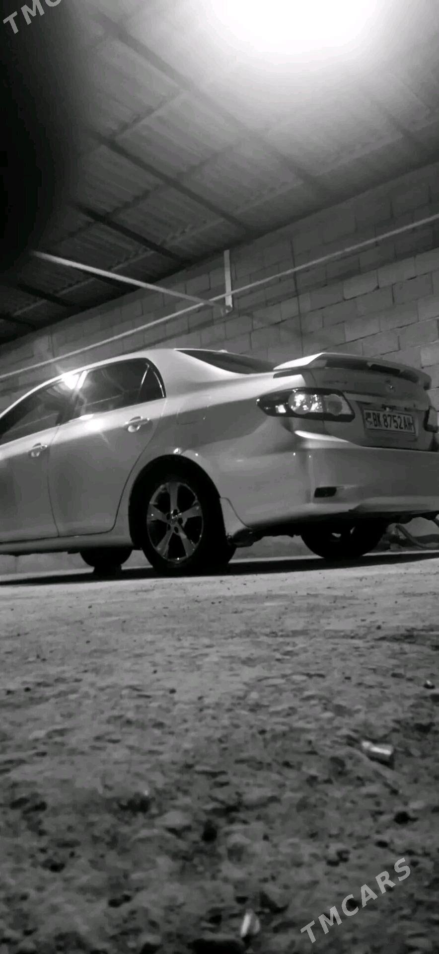 Toyota Corolla 2011 - 140 000 TMT - Теджен - img 1