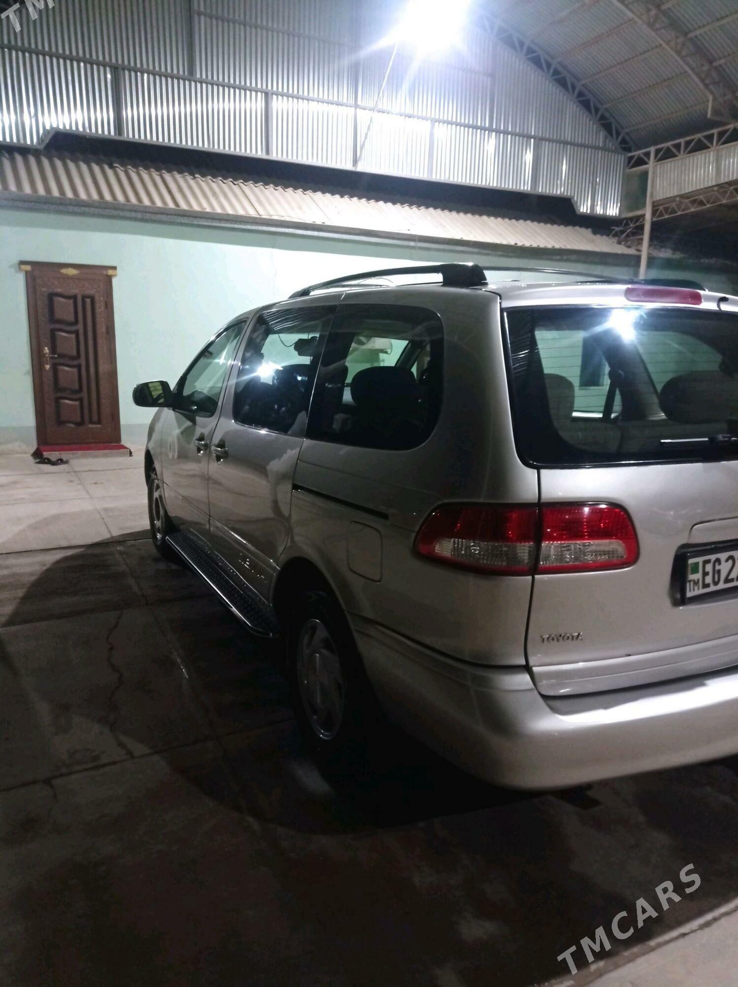 Toyota Sienna 2001 - 175 000 TMT - Мары - img 3