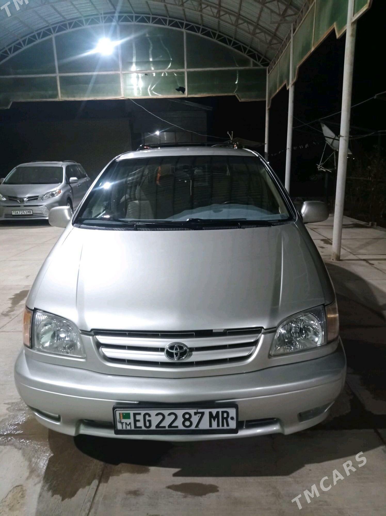 Toyota Sienna 2001 - 175 000 TMT - Мары - img 1