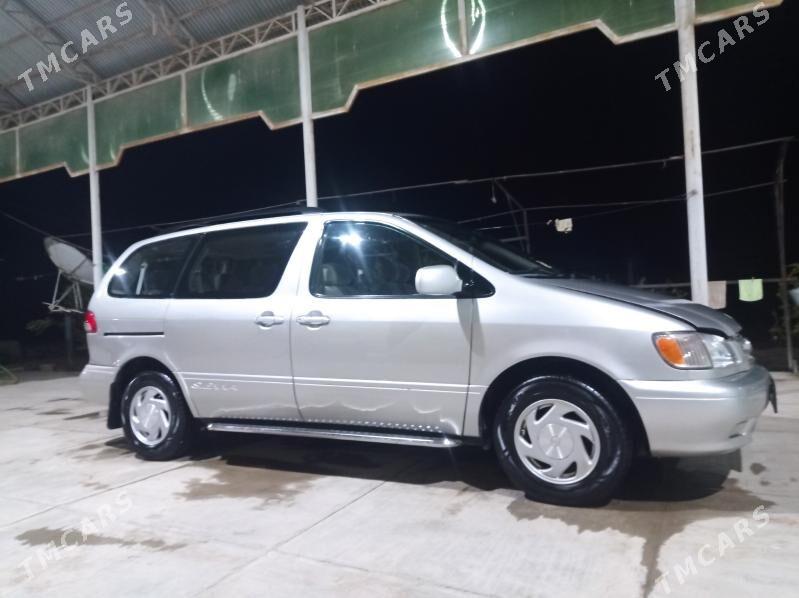 Toyota Sienna 2001 - 175 000 TMT - Мары - img 6