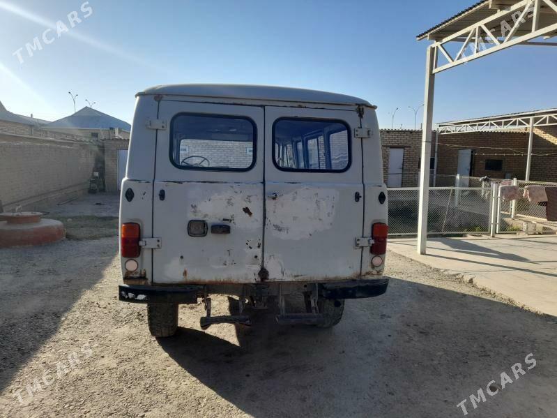 UAZ 469 2000 - 20 000 TMT - Серахс - img 2