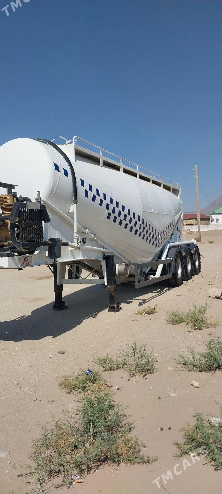 Kogel Euro Trailer 2013 - 480 000 TMT - Jebel - img 2