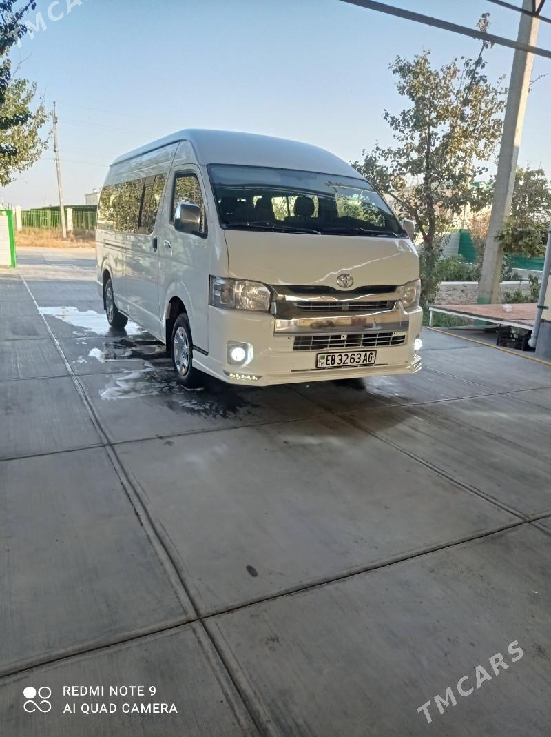 Toyota Hiace 2005 - 325 000 TMT - Бузмеин - img 1