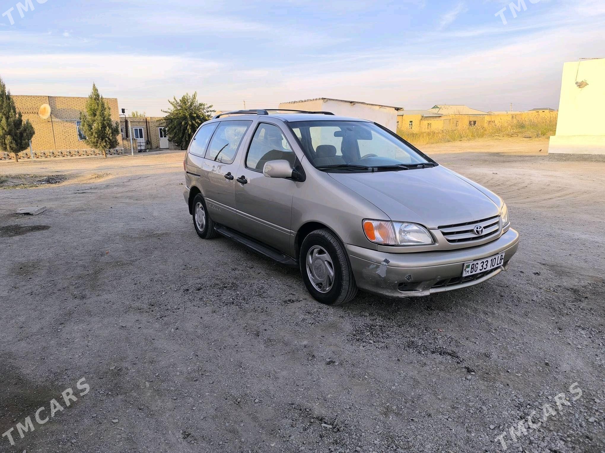 Toyota Sienna 2003 - 180 000 TMT - Дянев - img 2