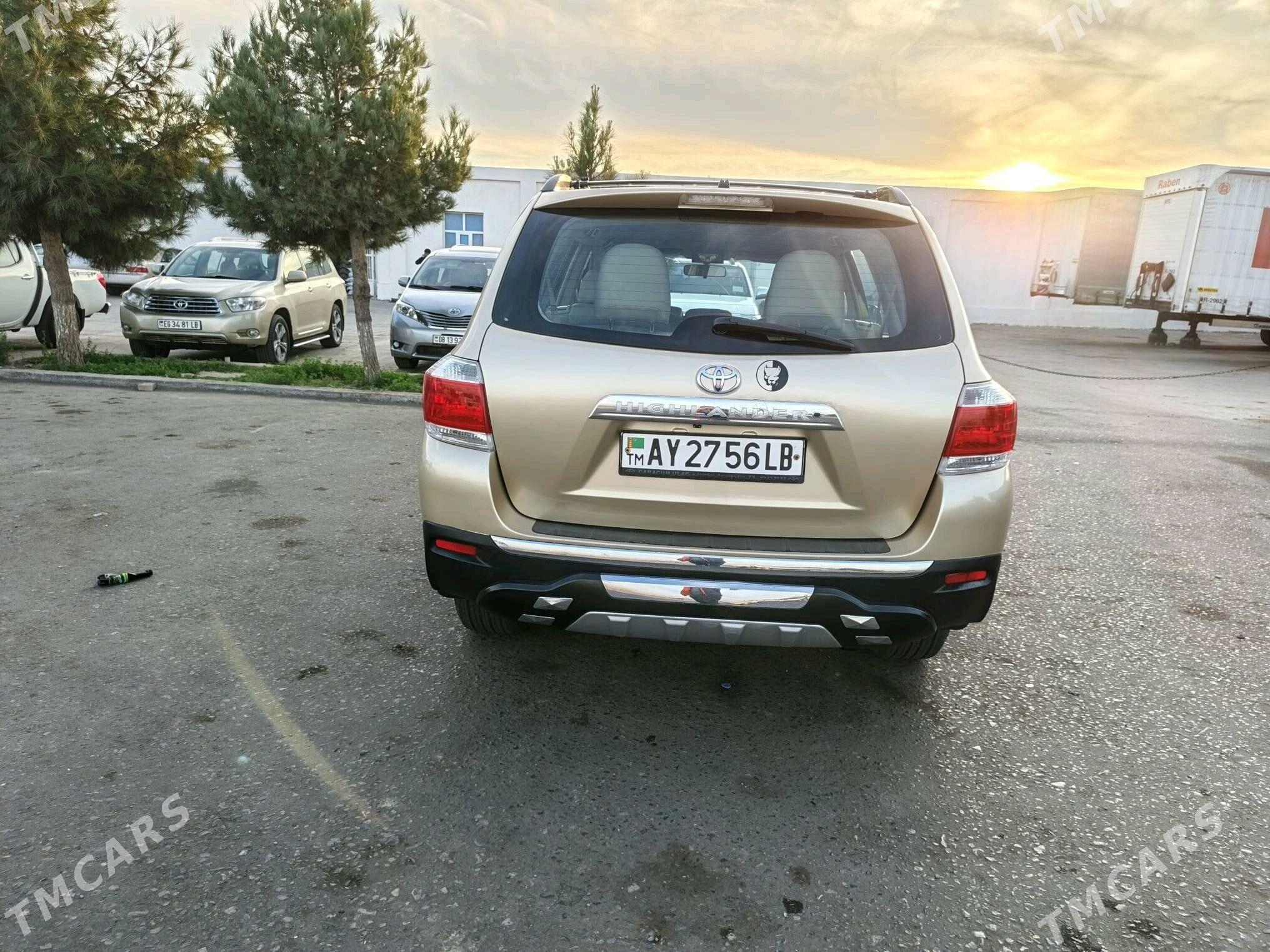 Toyota Highlander 2009 - 300 000 TMT - Çärjew - img 4