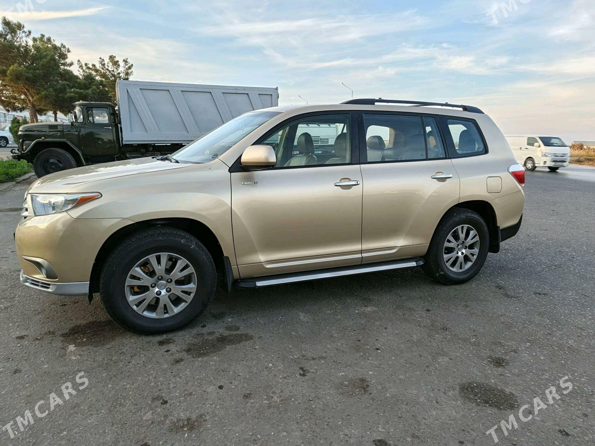 Toyota Highlander 2009 - 300 000 TMT - Çärjew - img 3