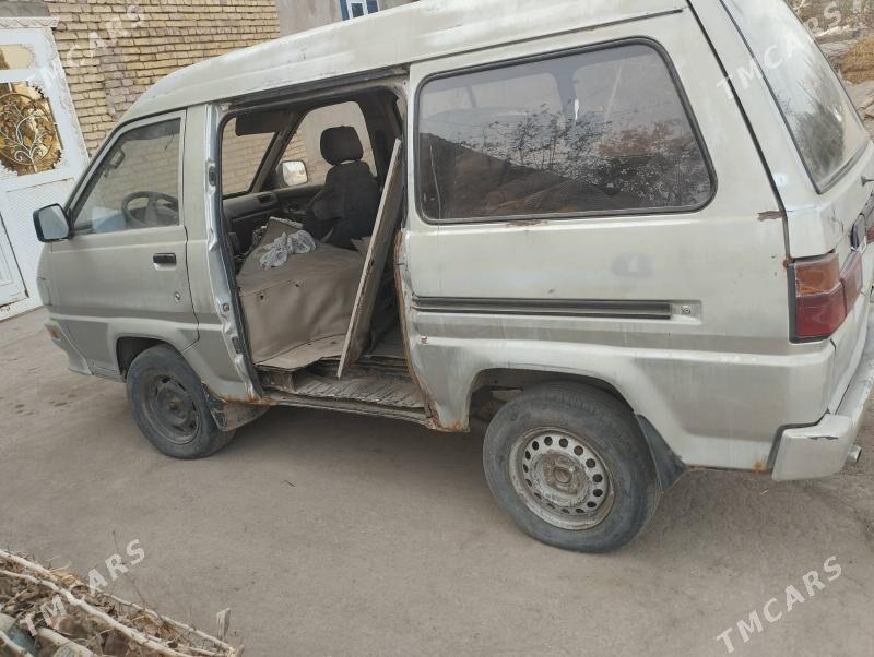 Toyota Town Ace 1991 - 15 000 TMT - Gubadag - img 4