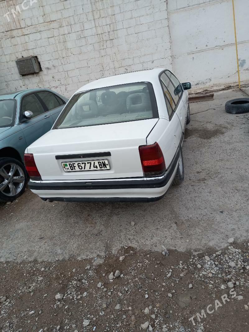 Opel Omega 1991 - 25 000 TMT - Туркменбаши - img 3