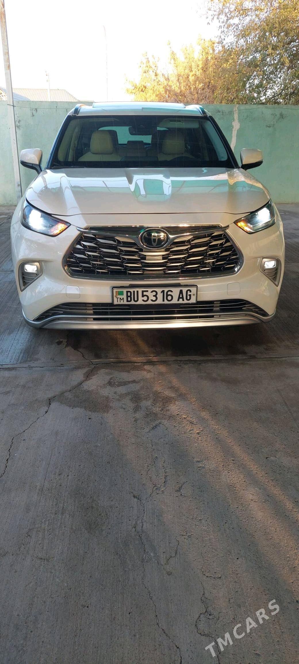 Toyota Highlander 2021 - 610 000 TMT - Кипджак - img 1