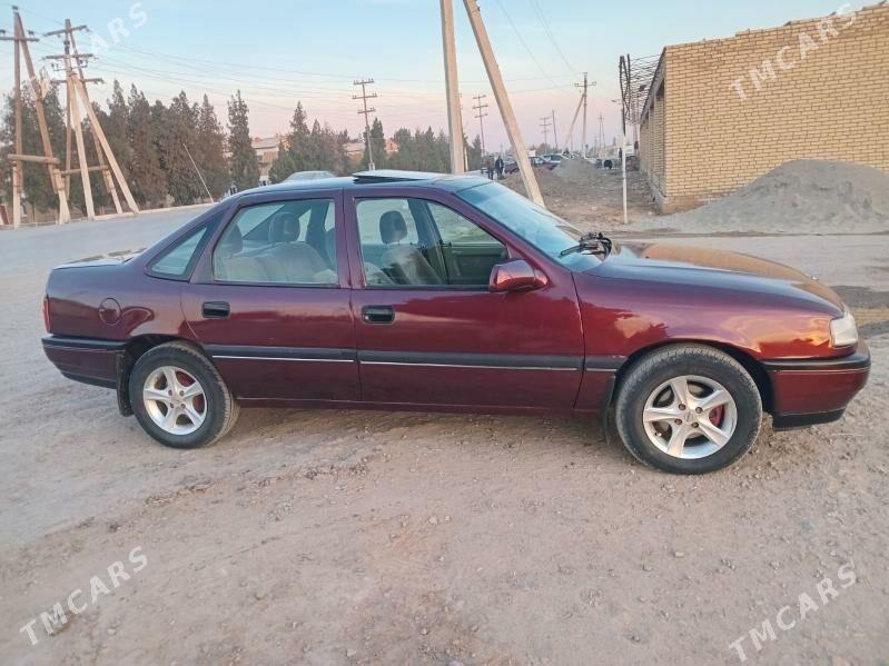Opel Vectra 1992 - 36 000 TMT - Халач - img 4