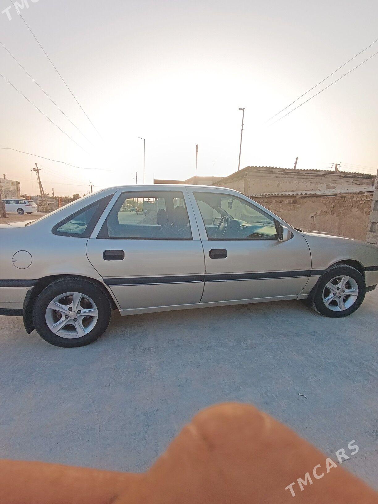 Opel Vectra 1990 - 50 000 TMT - Mary - img 5