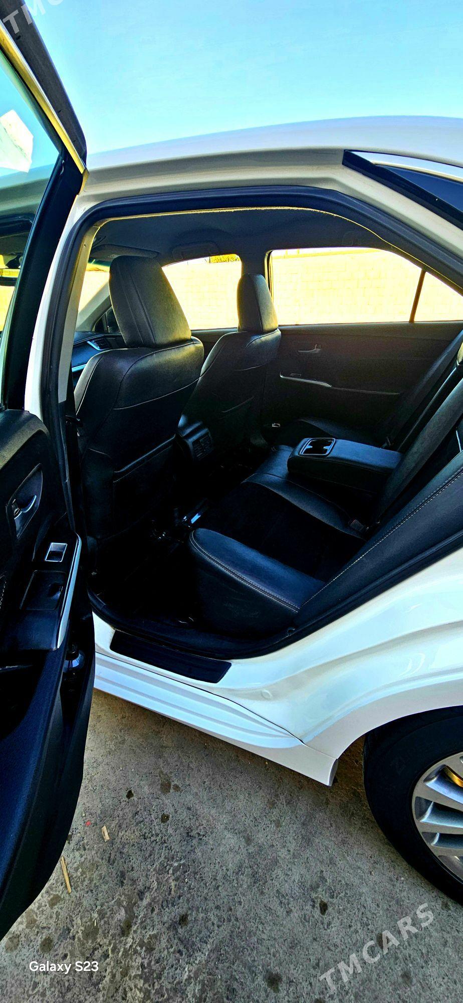 Toyota Camry 2017 - 250 000 TMT - Бузмеин - img 5