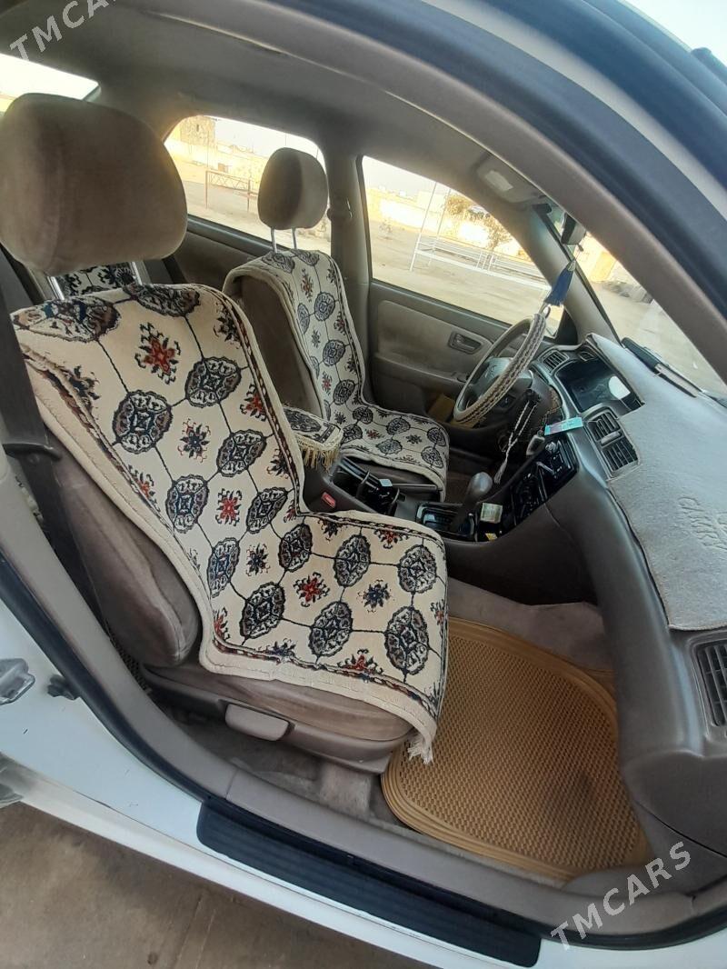 Toyota Camry 1998 - 130 000 TMT - Dostluk - img 9