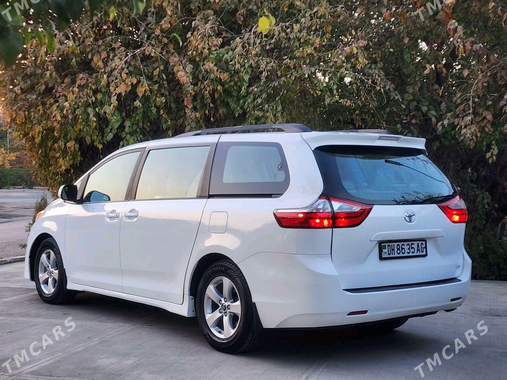 Toyota Sienna 2018 - 345 000 TMT - Aşgabat - img 4