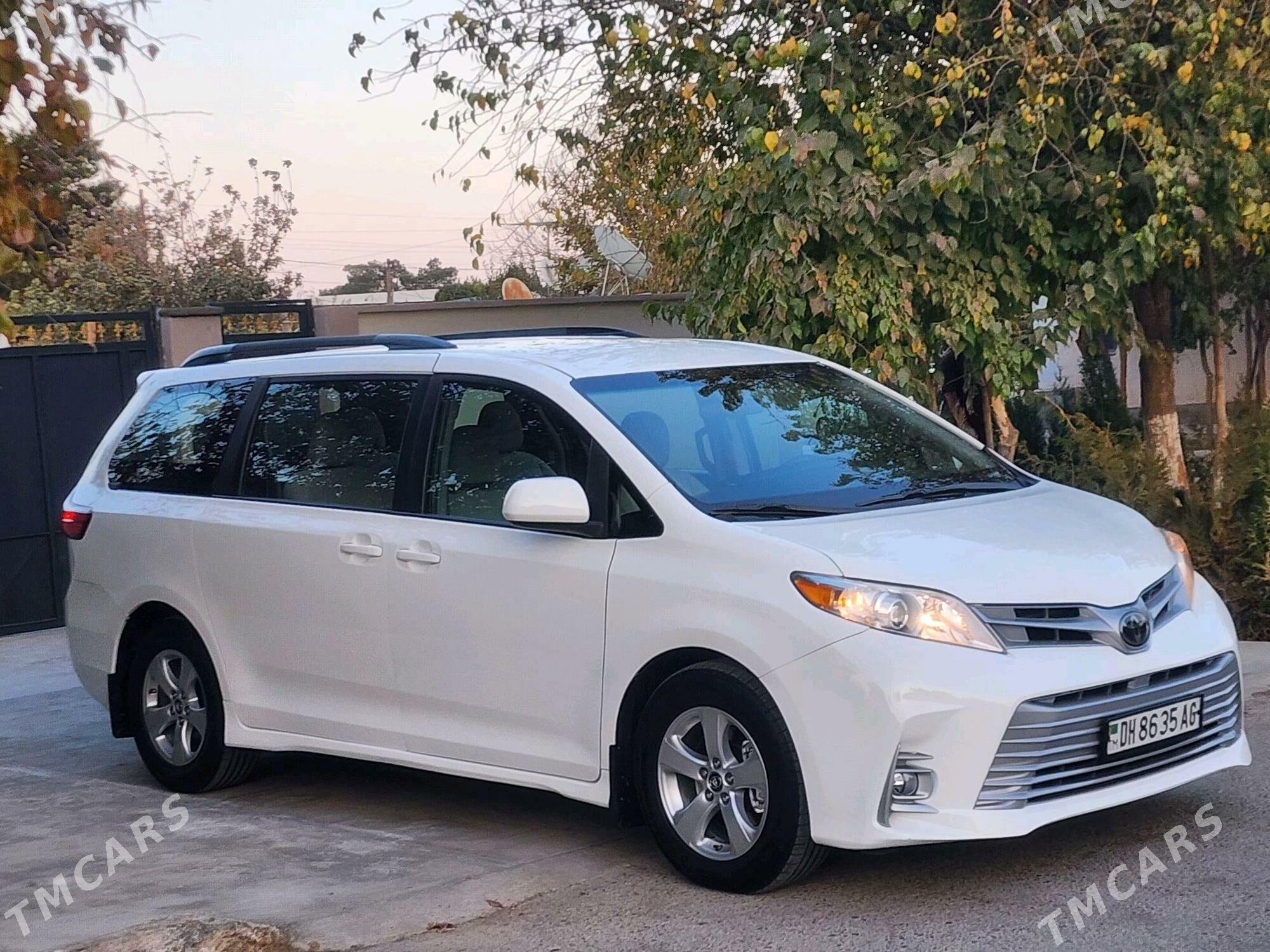 Toyota Sienna 2018 - 345 000 TMT - Aşgabat - img 3