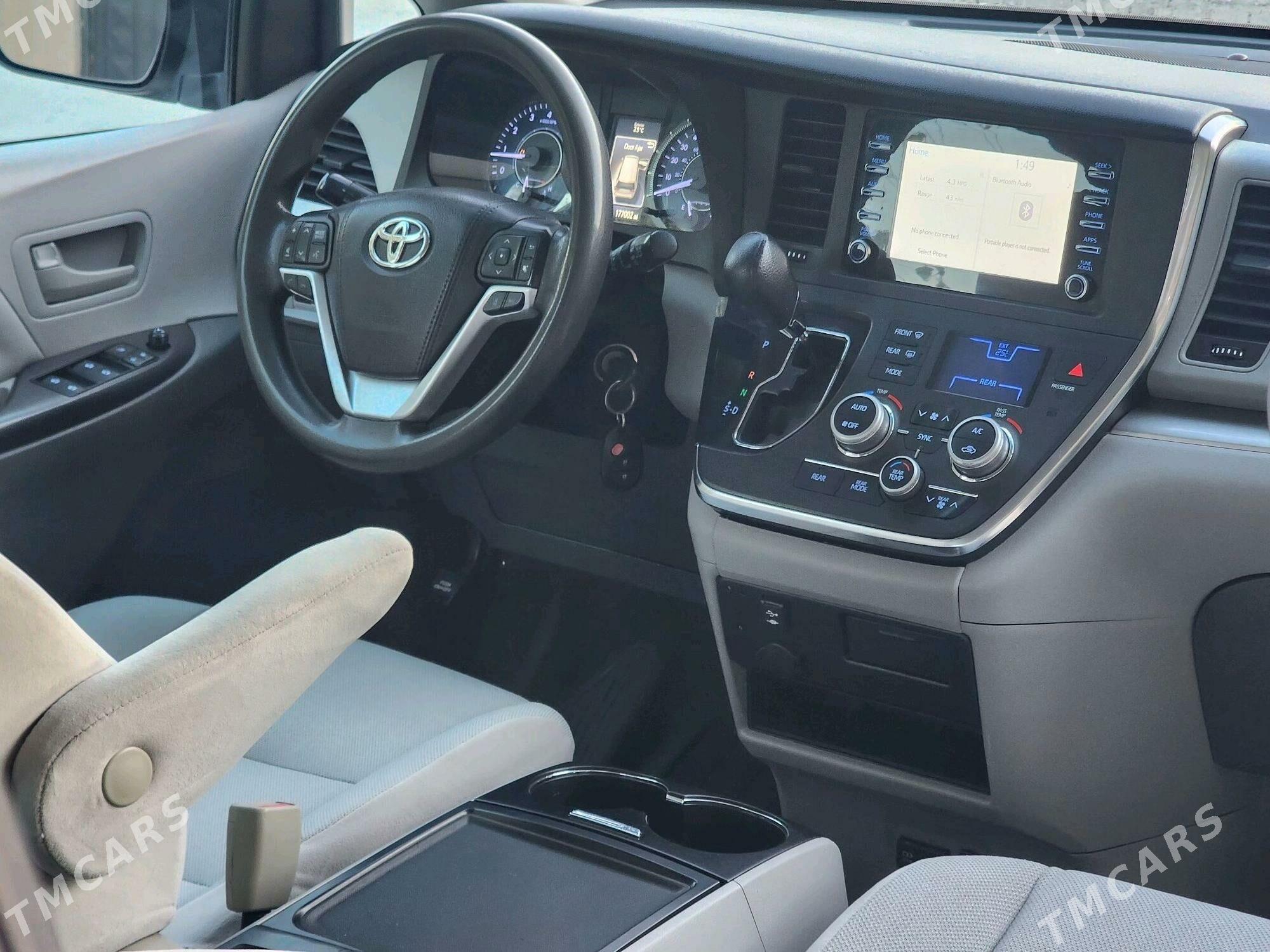 Toyota Sienna 2018 - 345 000 TMT - Aşgabat - img 7