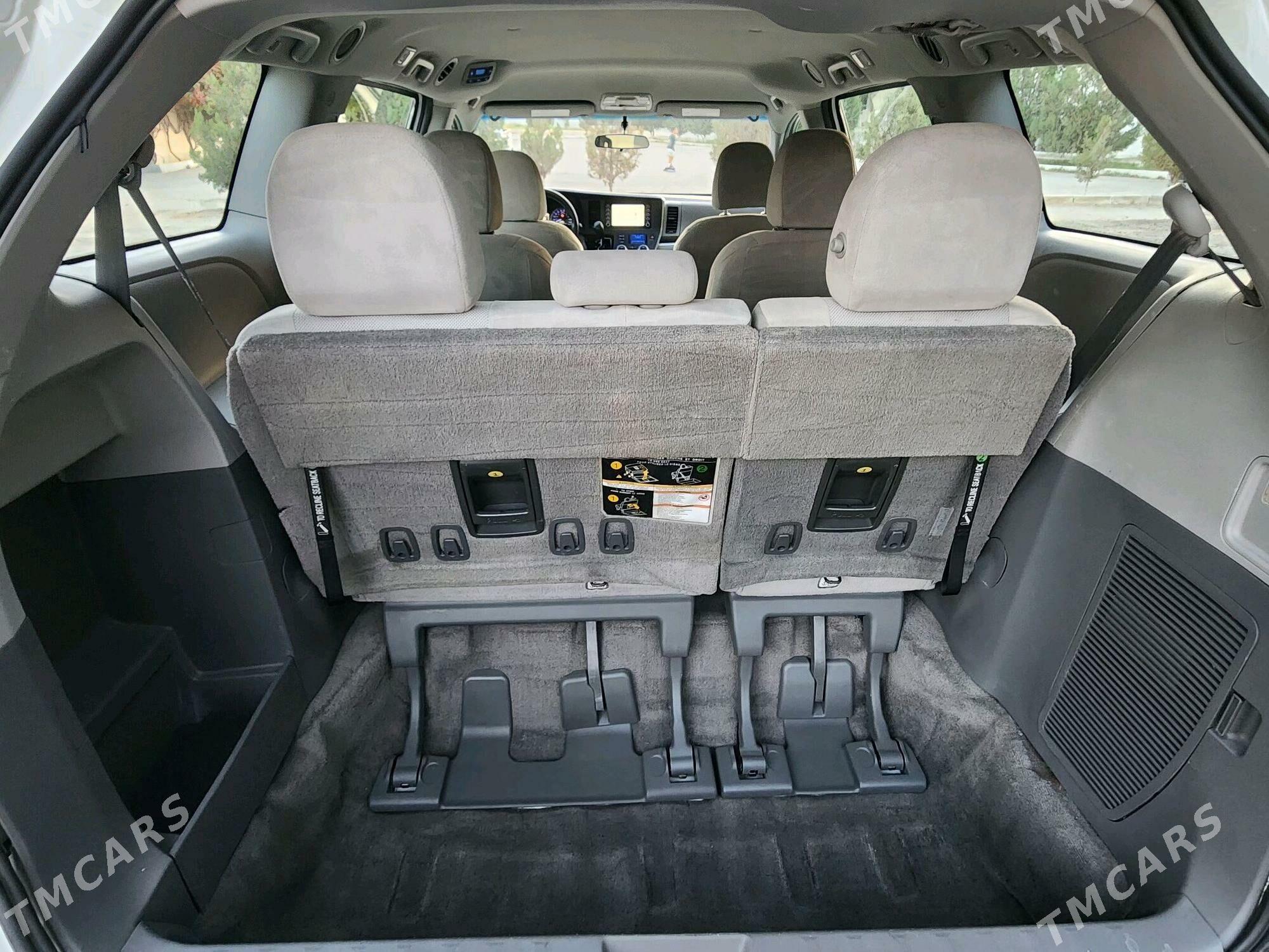 Toyota Sienna 2018 - 345 000 TMT - Aşgabat - img 9