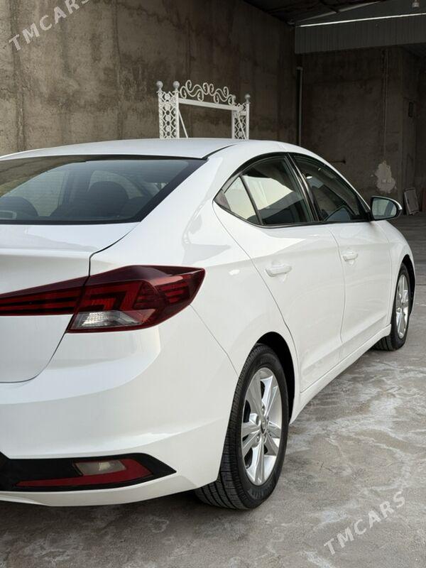 Hyundai Elantra 2019 - 180 000 TMT - Änew - img 4