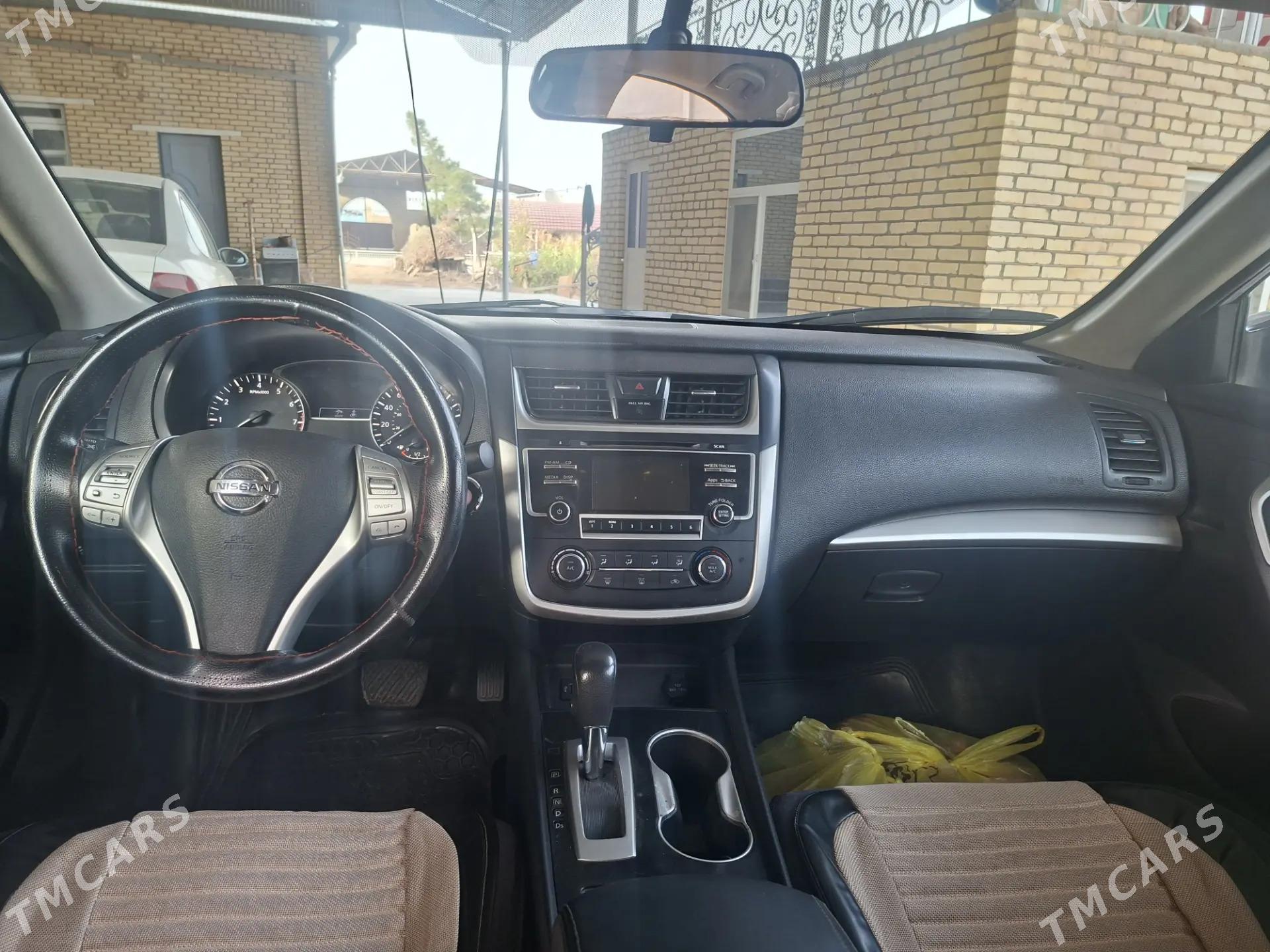 Nissan Altima 2015 - 172 000 TMT - Мары - img 6