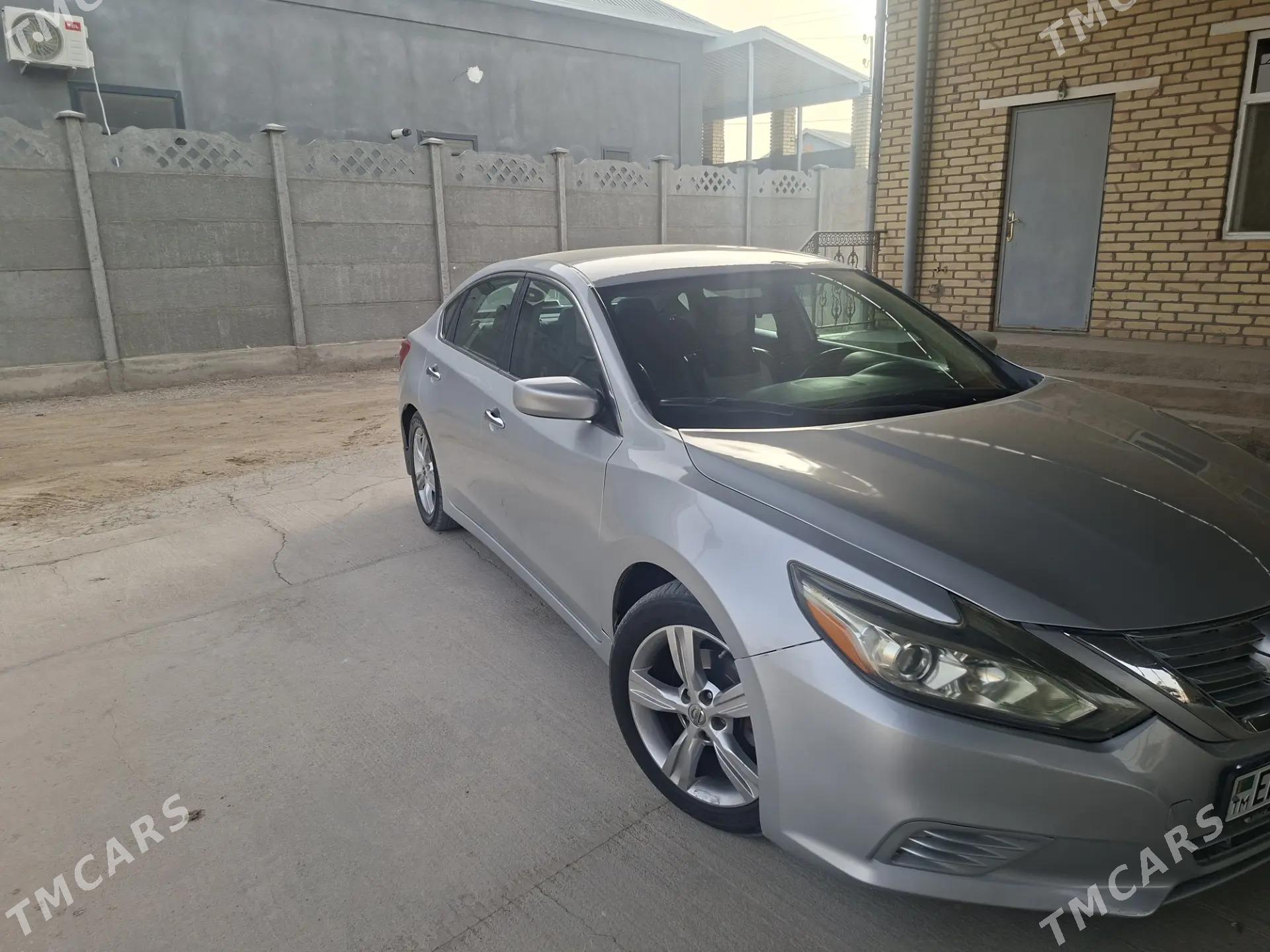 Nissan Altima 2015 - 172 000 TMT - Мары - img 2