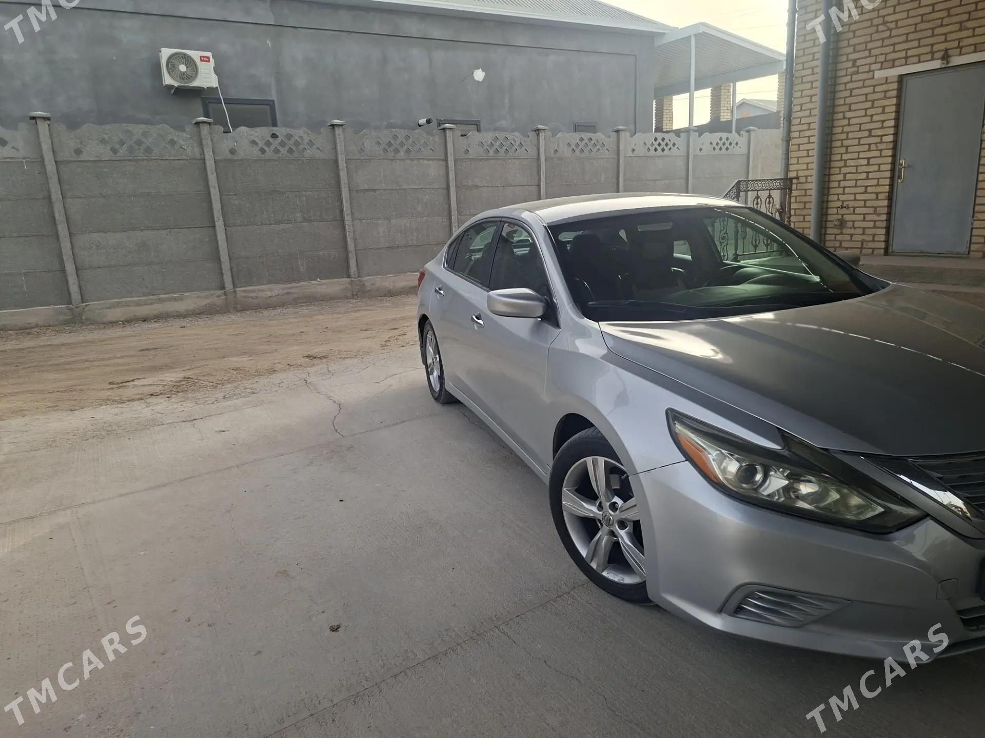 Nissan Altima 2015 - 172 000 TMT - Мары - img 4