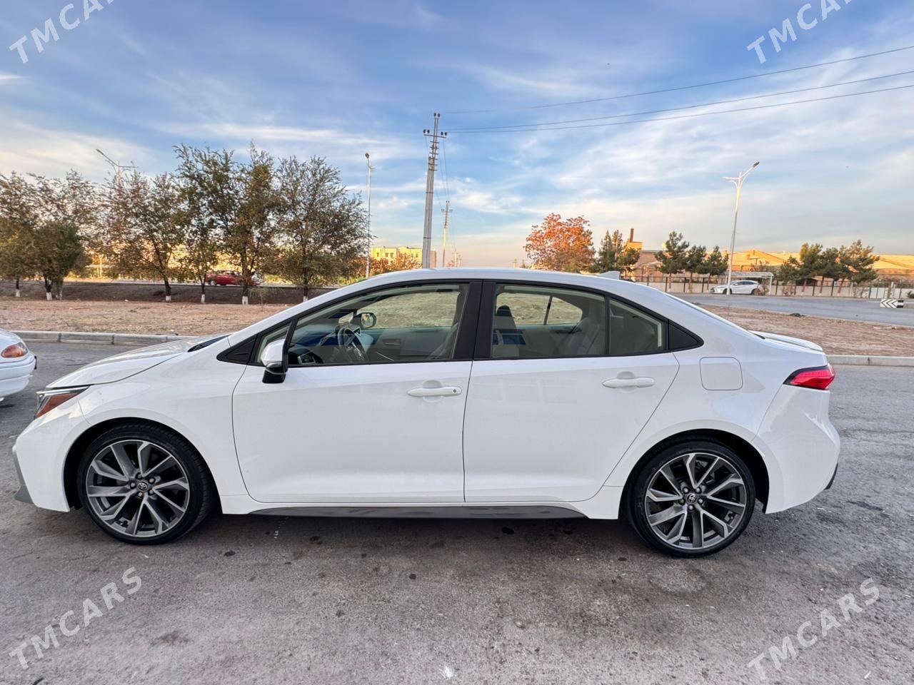 Toyota Corolla 2021 - 295 000 TMT - Türkmenabat - img 4