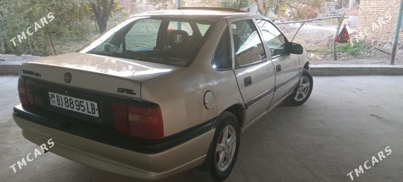 Opel Vectra 1993 - 35 000 TMT - Saýat - img 4