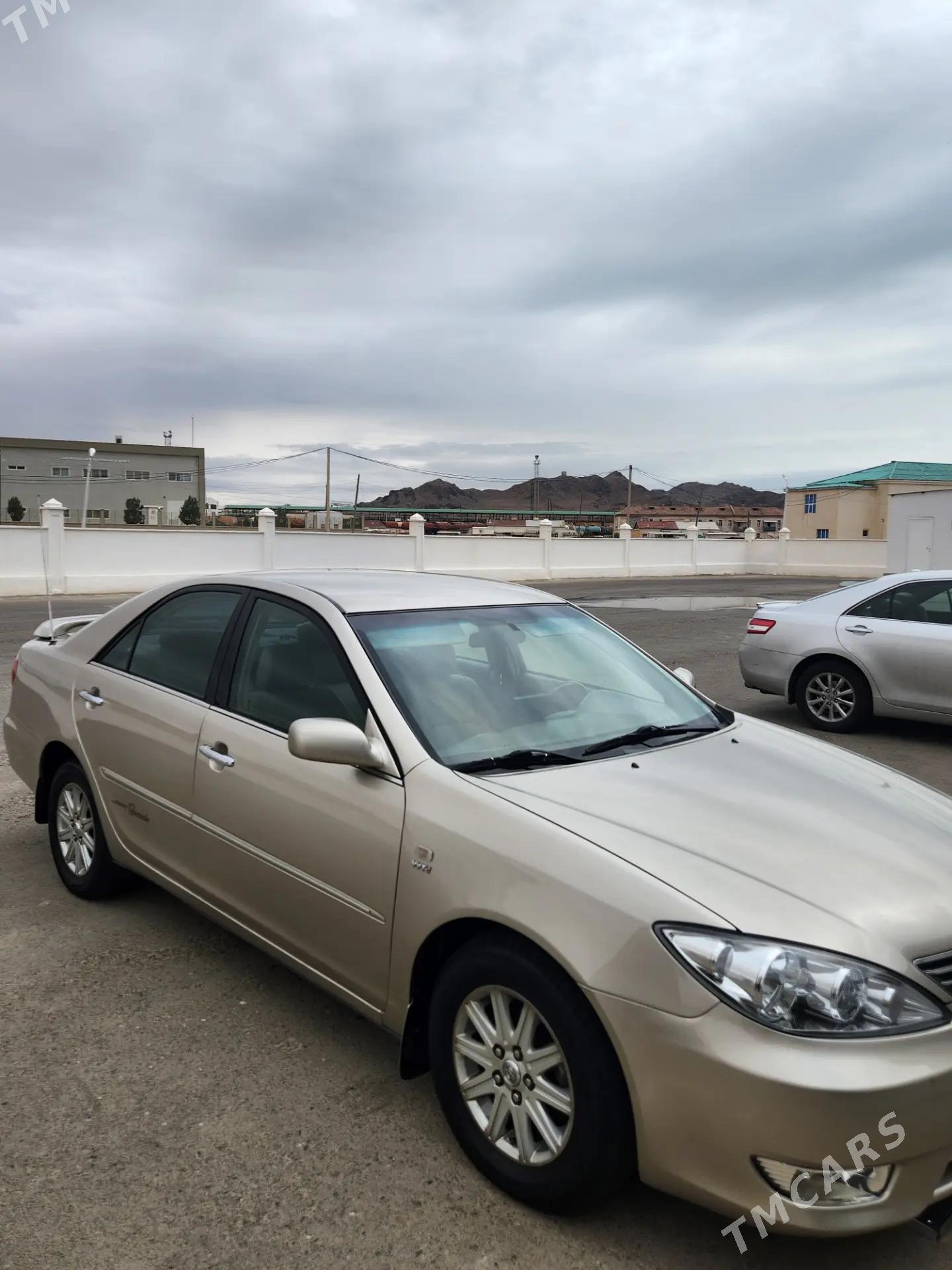 Toyota Camry 2002 - 200 000 TMT - Саят - img 2