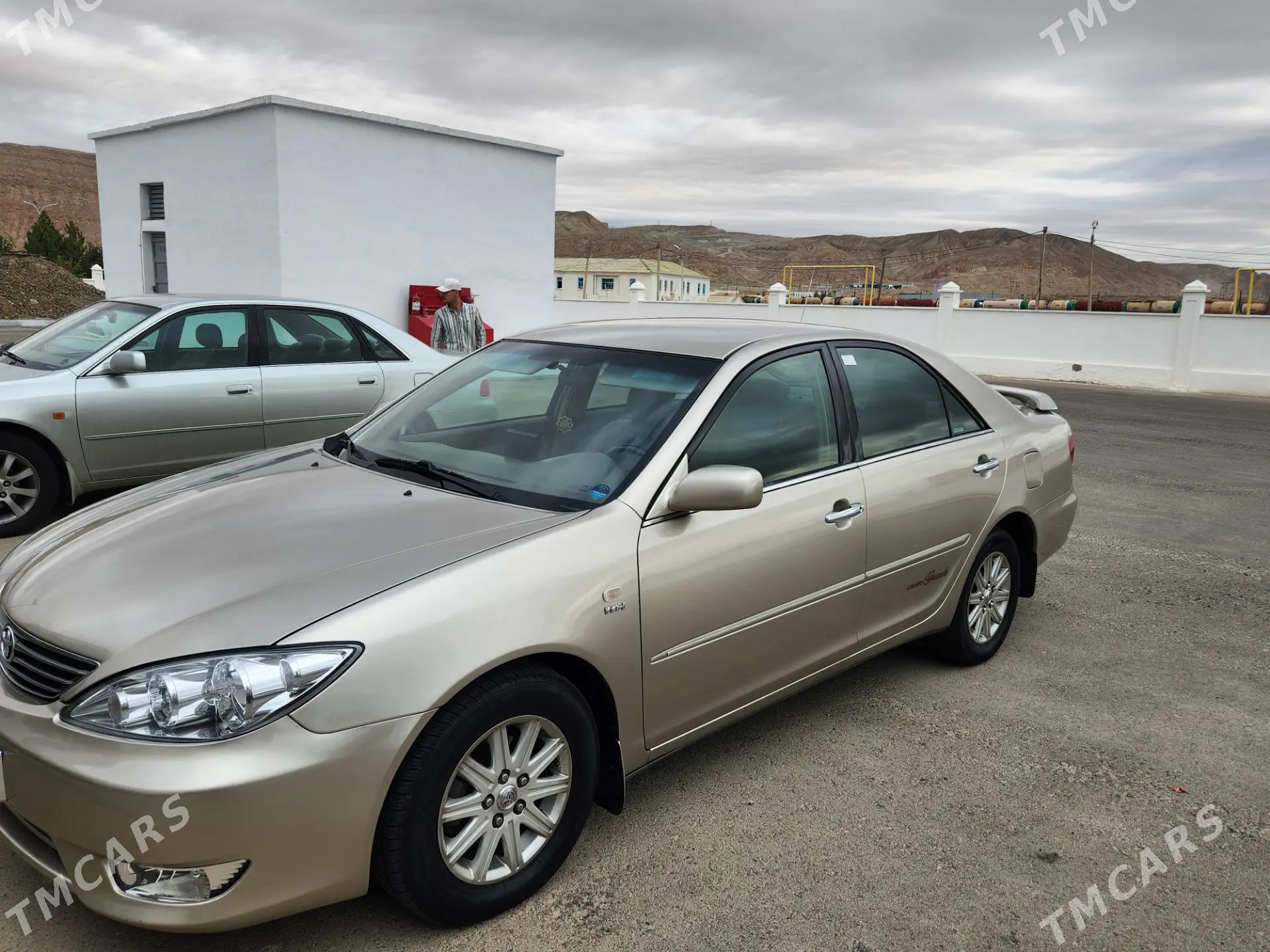 Toyota Camry 2002 - 200 000 TMT - Саят - img 6