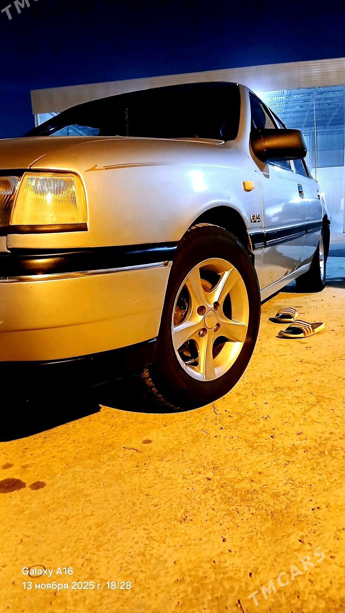 Opel Vectra 1989 - 34 000 TMT - Mary - img 1