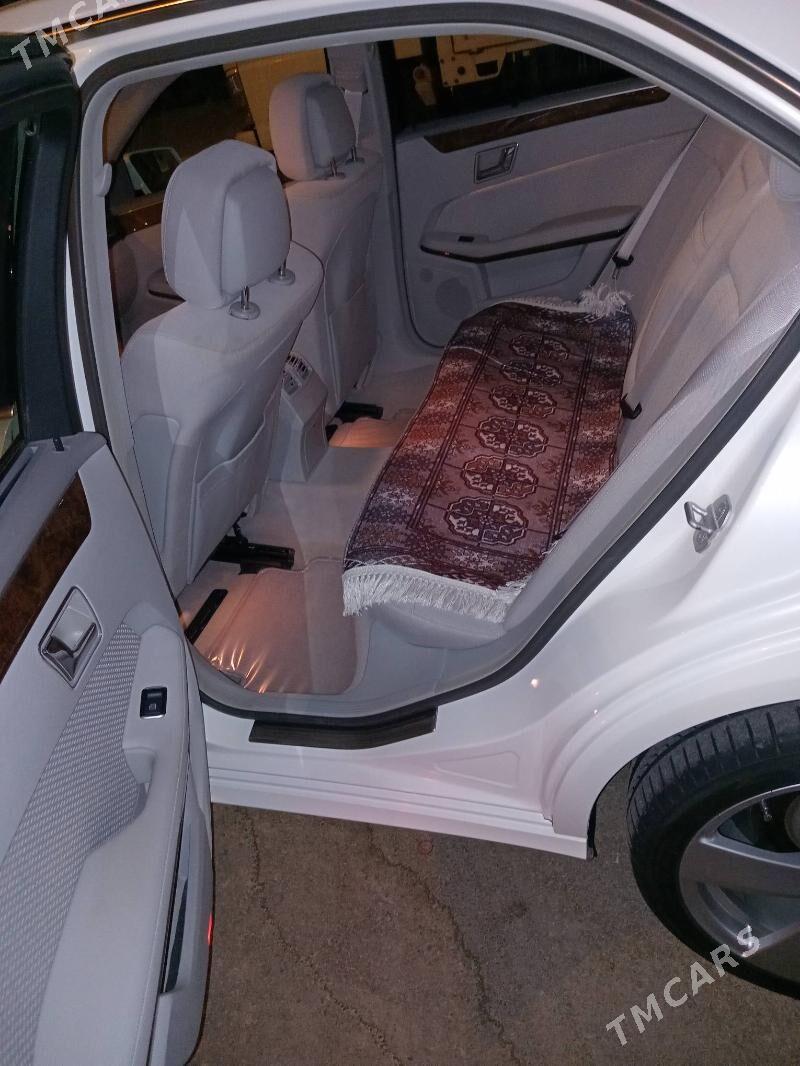 Mercedes-Benz E350 2011 - 305 000 TMT - Кëши - img 3