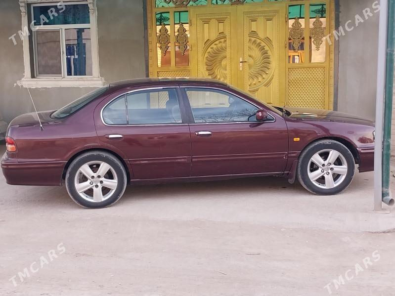 Nissan Maxima 1997 - 70 000 TMT - Гурбансолтан Едже - img 4