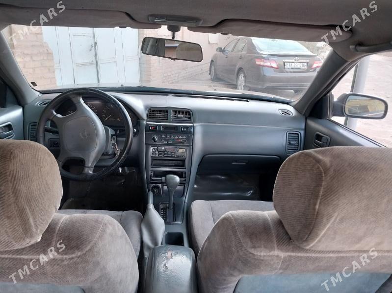 Nissan Maxima 1997 - 70 000 TMT - Гурбансолтан Едже - img 3