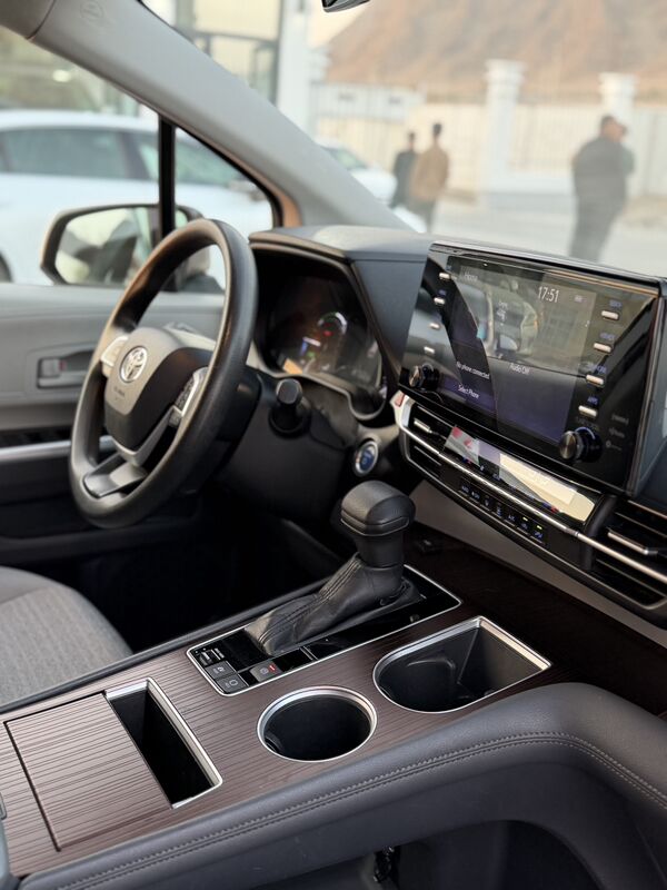 Toyota Sienna 2021 - 500 000 TMT - Balkanabat - img 7