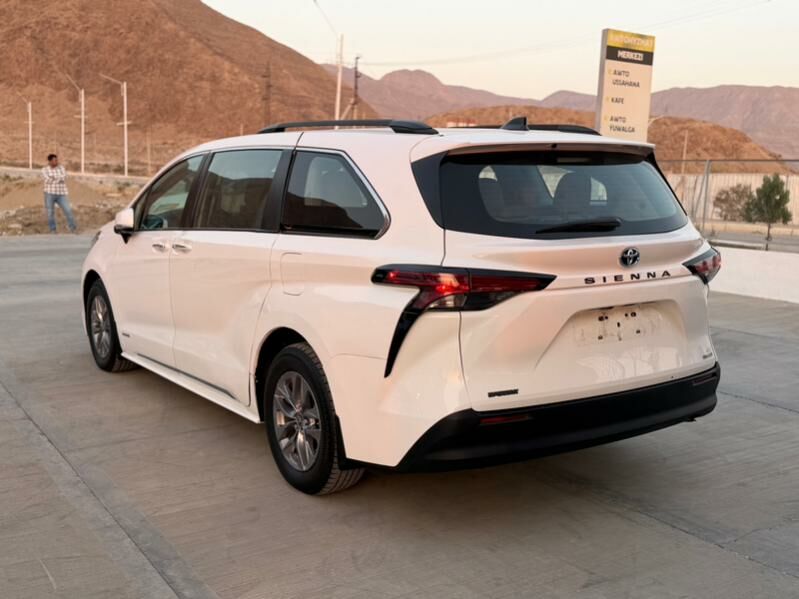 Toyota Sienna 2021 - 500 000 TMT - Balkanabat - img 4