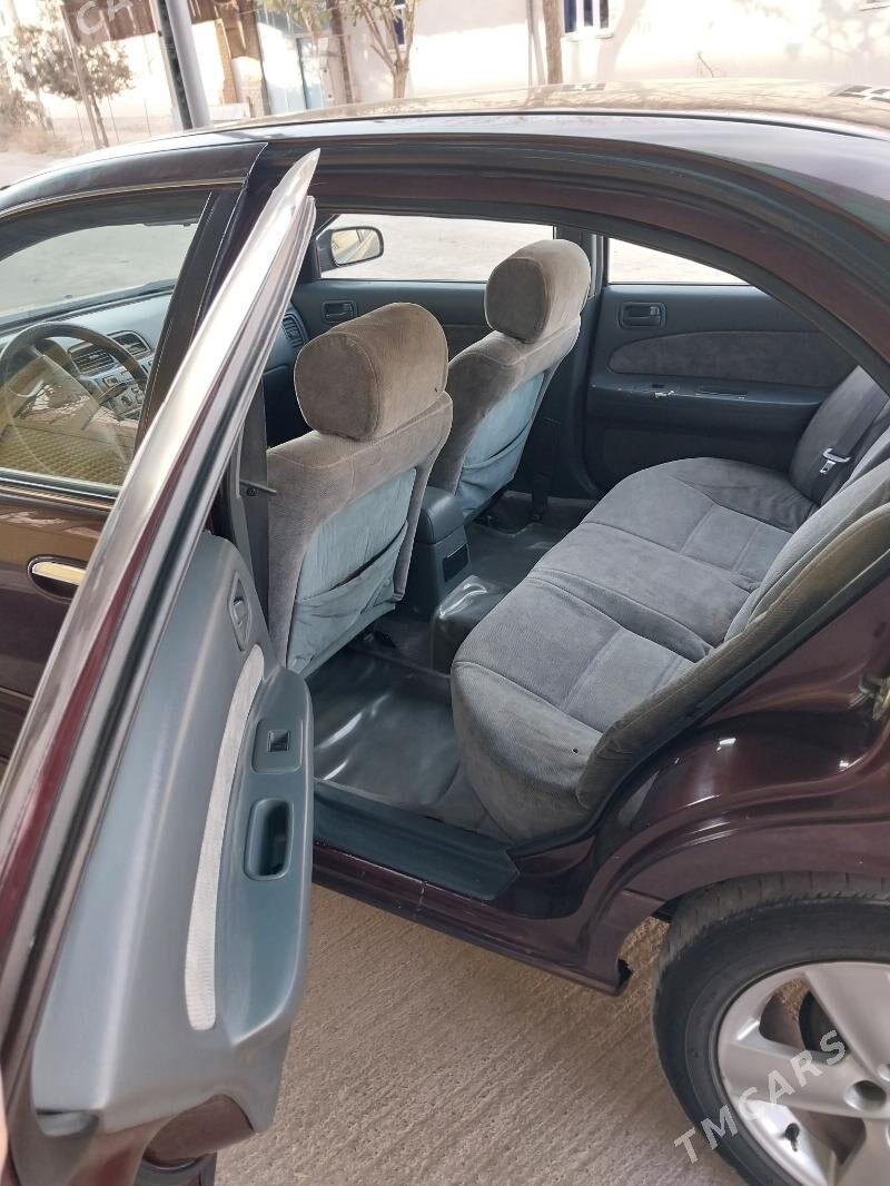 Nissan Maxima 1997 - 70 000 TMT - Гурбансолтан Едже - img 2