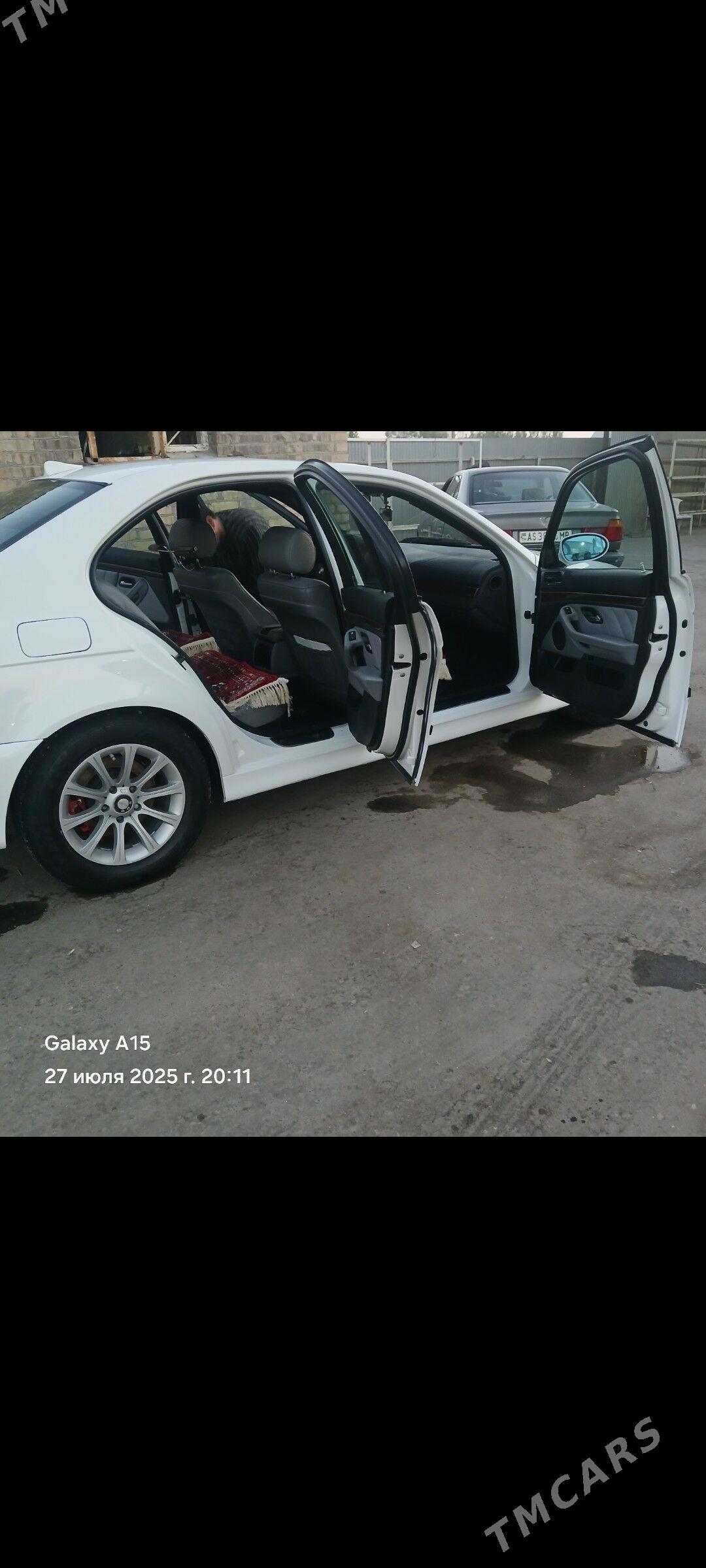 BMW E39 2002 - 130 000 TMT - Mary - img 2