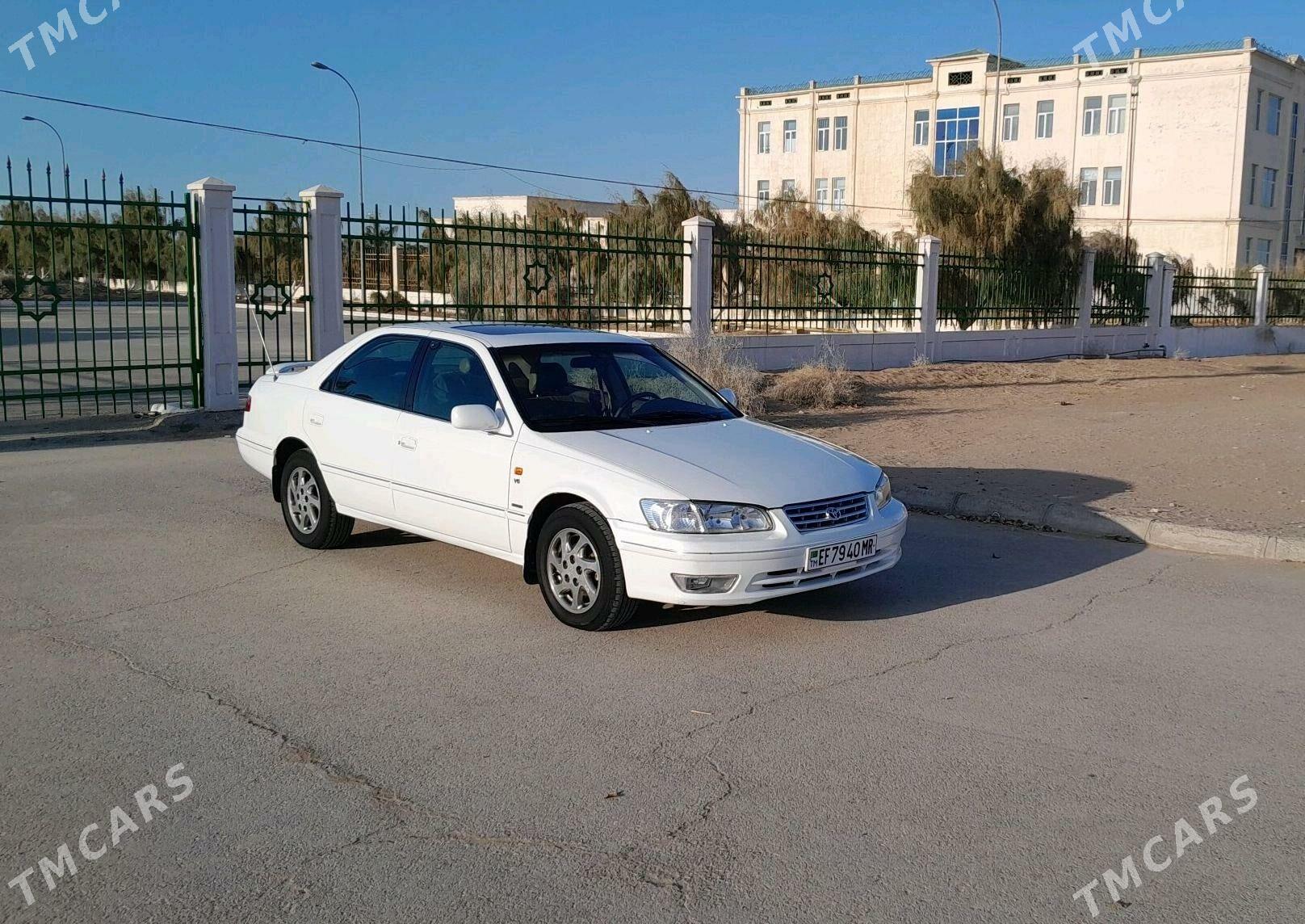 Toyota Camry 1998 - 160 000 TMT - Ёлётен - img 3